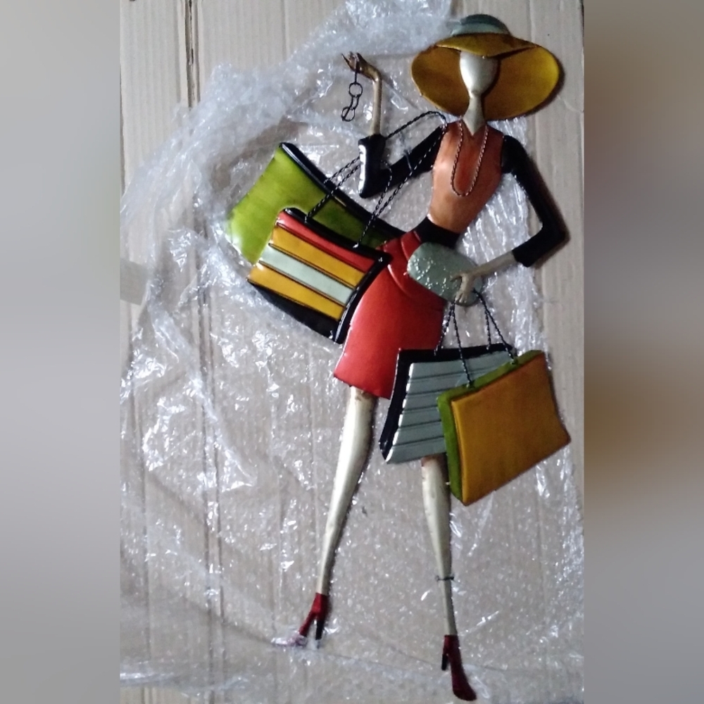 Stylish Multicolor Shopping Girl Metal Wall Art - Picture 7 of 8